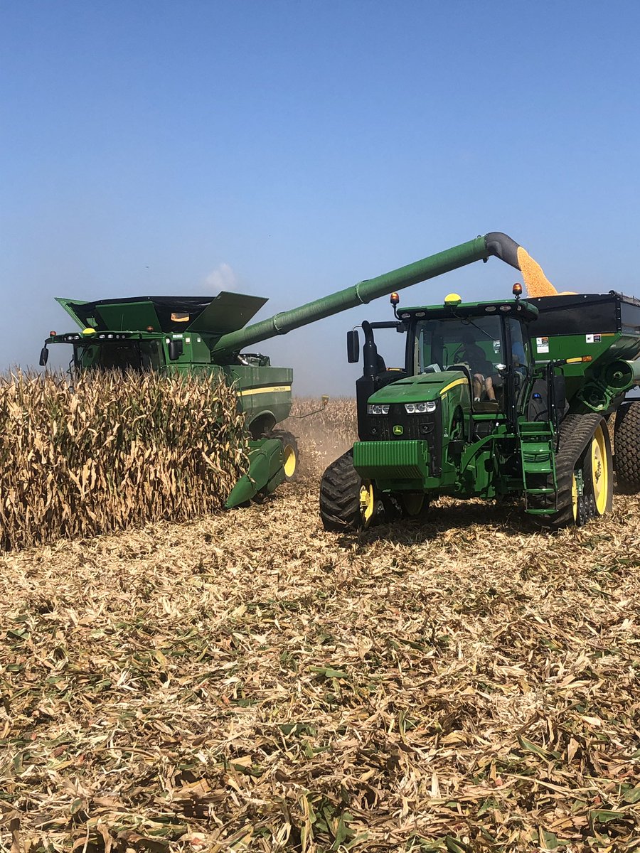 PistoriusFarms's tweet photo. Excited to get #harvest19 kicked off today in Central Illinois. Everyone take their time and stay safe. https://t.co/4pGgtWRz1b