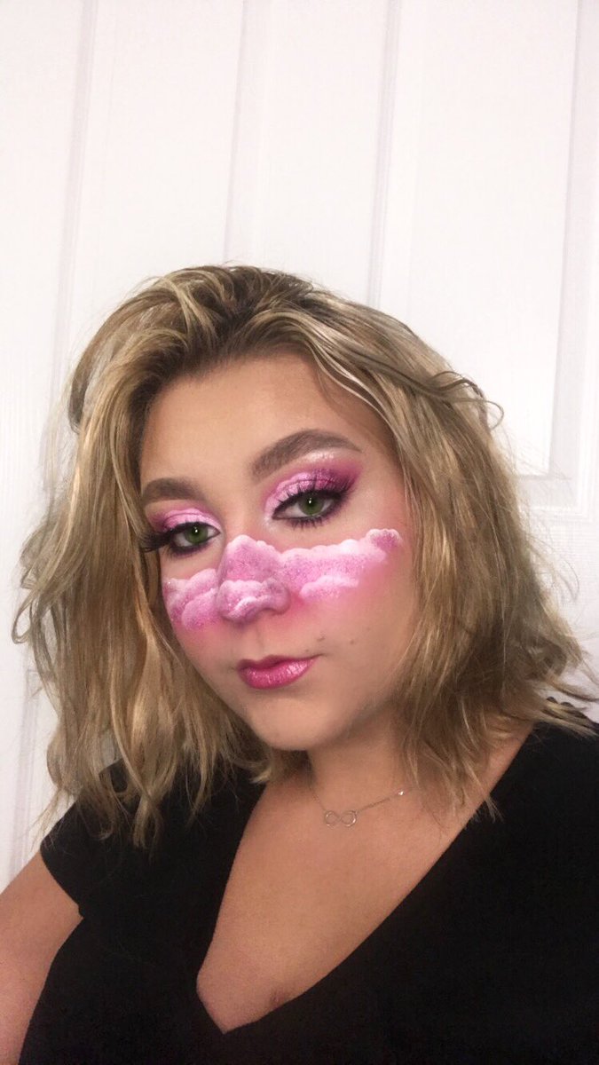 makennamarchant's tweet photo. under pink skies ♡ https://t.co/bFaOktvQ9k