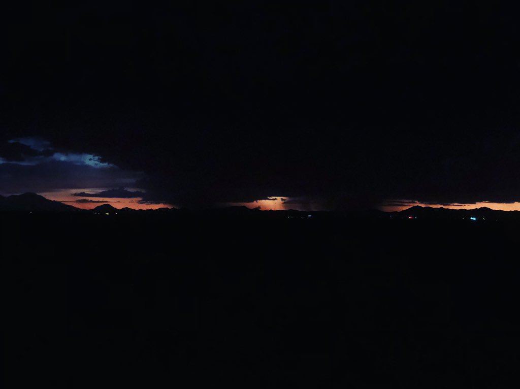 That_Girl_HTX's tweet photo. 🎶That Arizona sky burning in your eyes, you look at me an babe I wanna catch on fire🎶 #Tucson #AZ https://t.co/V098zOIRfw