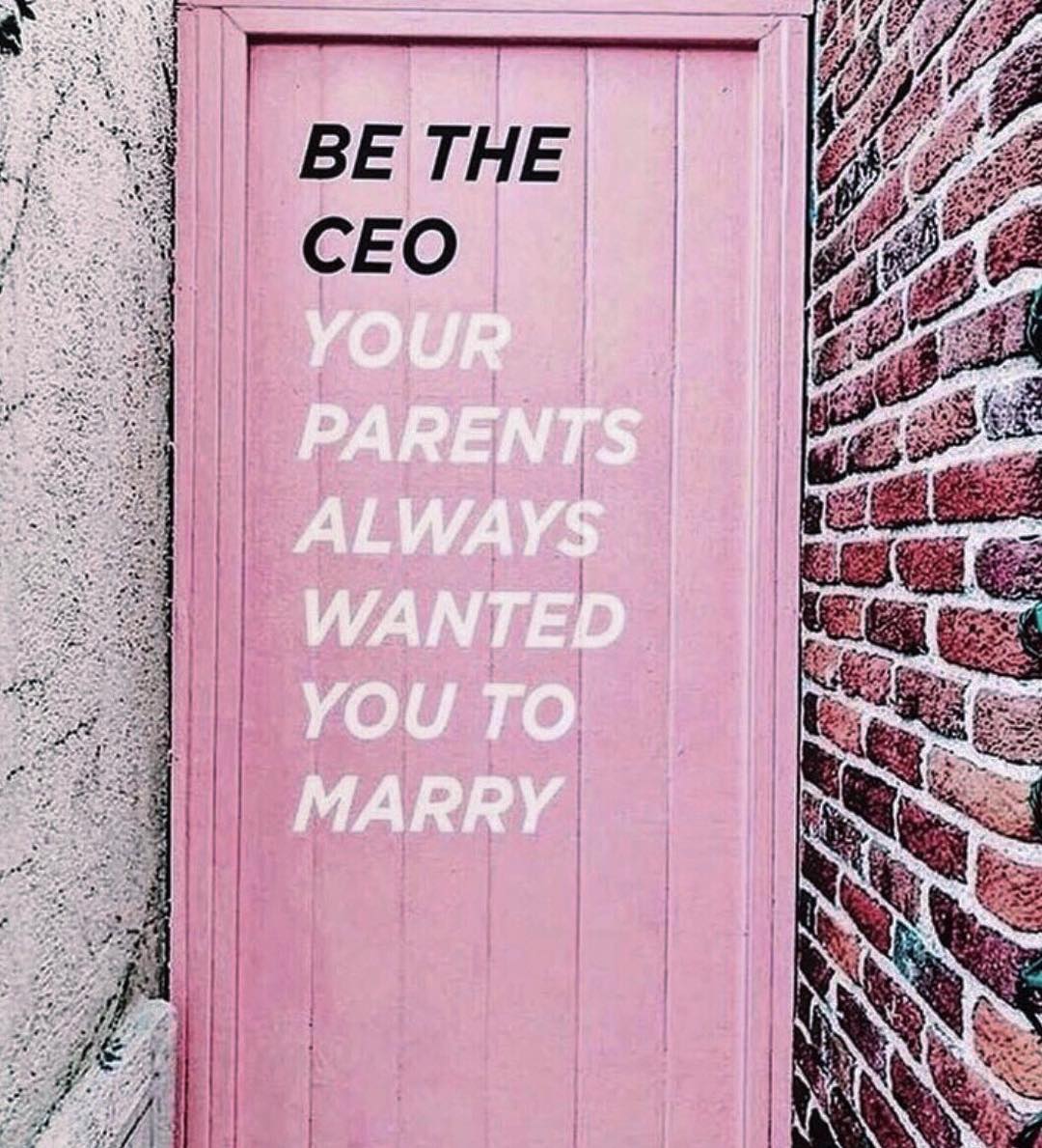 ClarissaLeary's tweet image. Dream big and work hard ladies!

 clarissaleary.com/gin-united/

photo credit @glamourbardenver
#creatix #lifecoachforwomen