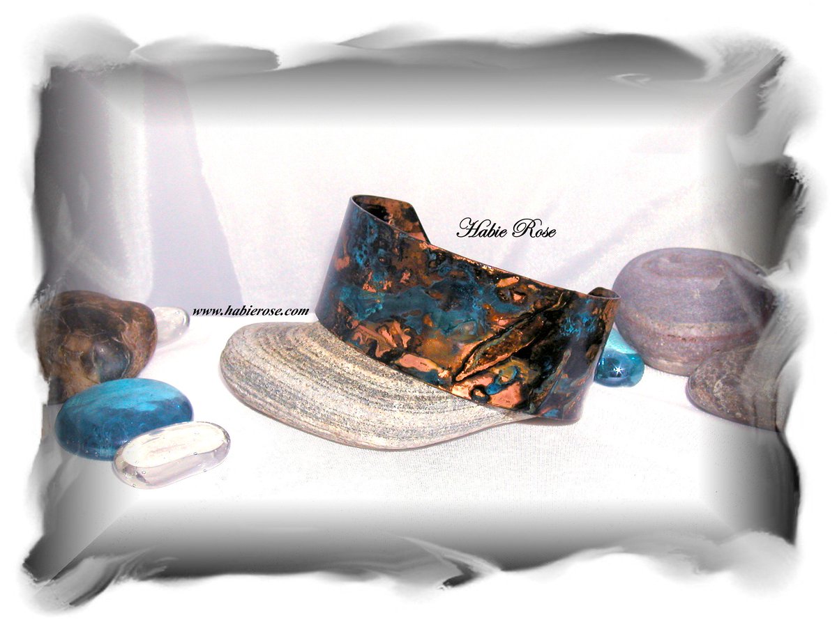 HabieRose's tweet photo. Handcrafted Patina Copper Cuff Bracelets. These bracelets are not patina painted...they are created, naturally. #designers #stylists #celebritystylists #jewelrydesigners #jewelrymakers #wardrobestylists #copperjewelry https://t.co/tfD5eP9Job