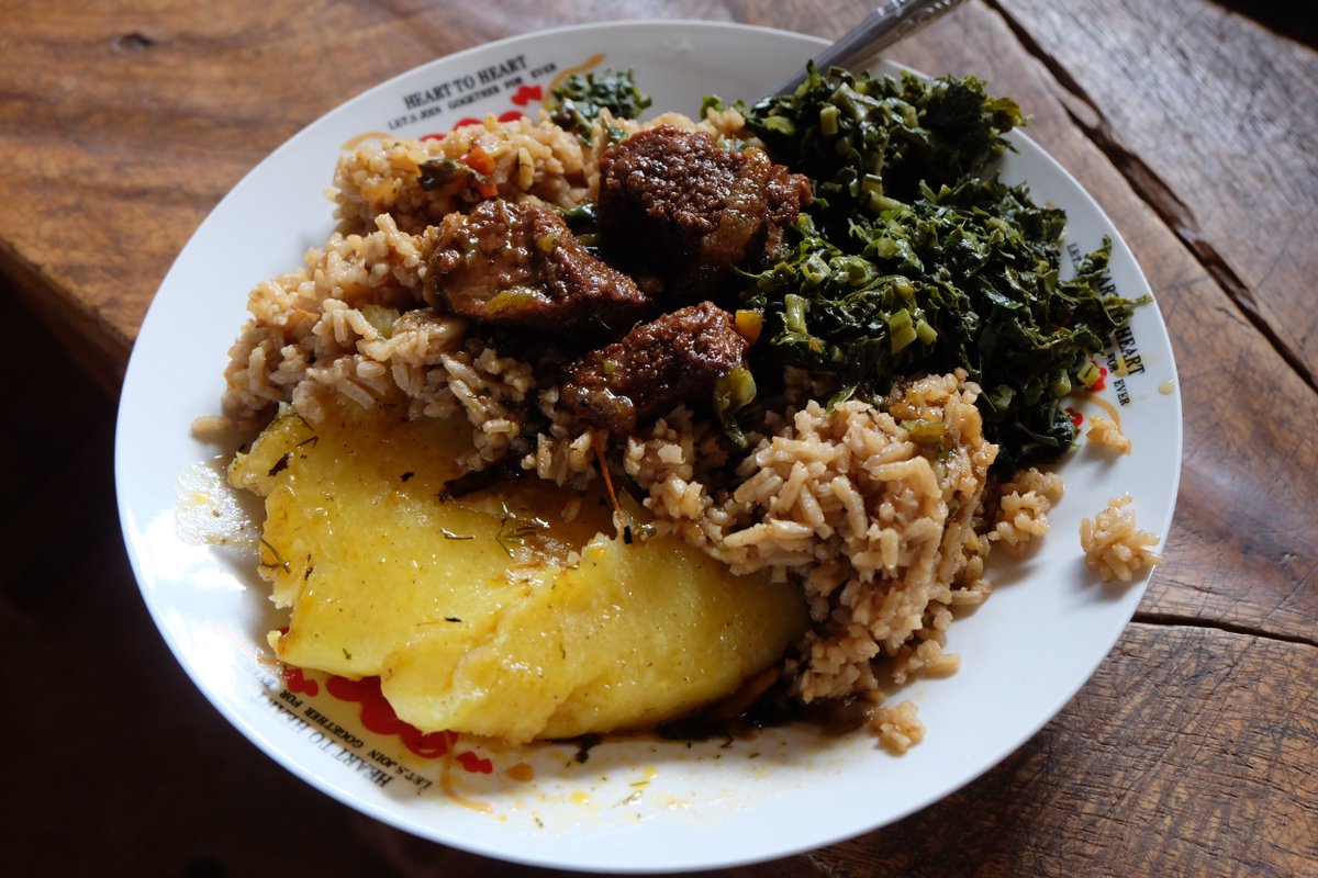 O Xrhsths 青年海外協力隊事務局 Sto Twitter ウガンダ一の郷土料理 ピラウ 僕の一番好きな昼ご飯でした 主食のコメとマトケ 甘くないバナナ 緑の野菜と牛肉で栄養満点 スタッフの任国愛 ウガンダ Jica海外協力隊