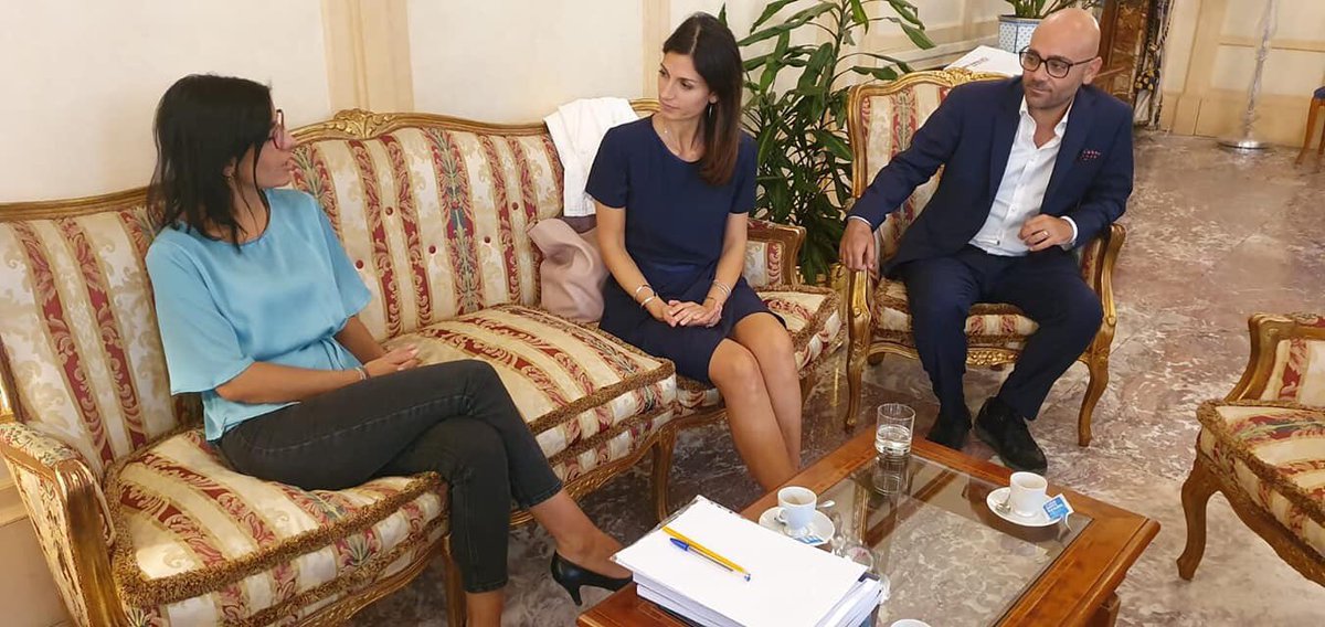 antoniodesant21's tweet photo. Oggi con la Sindaca @virginiaraggi ho incontrato la Ministra della P.A @DadoneFabiana .Sintonia assoluta su priorità da affrontare. Al lavoro per rendere #romacapitale laboratorio innovativo della P.A https://t.co/sKWJFu0w8Q