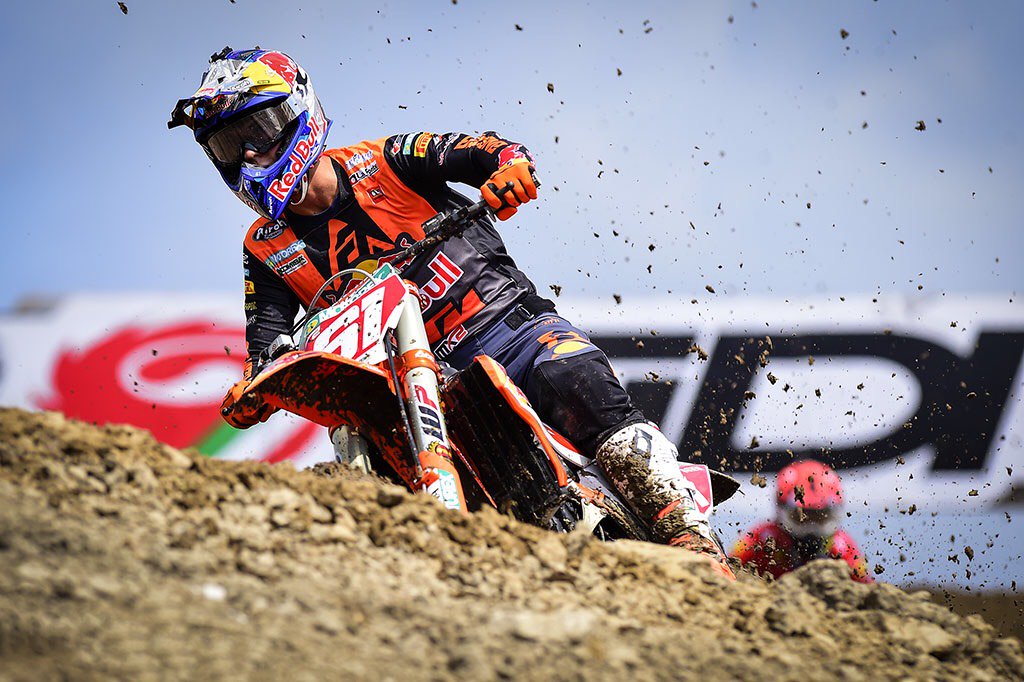 mxgp's tweet photo. ⏱🇨🇳 @jorgeprado61 claimed his 14th @TAGHeuer Best Lap at the JUST1 MXGP of China presented by Hehui Investment Group, with @jeremyseewer91 collecting his first in MXGP!

#MXGP #JUST1MXGPChina #Motocross #TAGHeuer https://t.co/hkdOyytr9N
