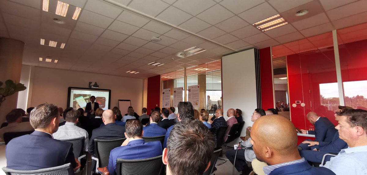 winking's tweet photo. Nog even wachten en straks beginnen we met de Ricoh @PrintandShare presentaties bij @RicohNL! 👍😉 https://t.co/gSrHUSkV5X