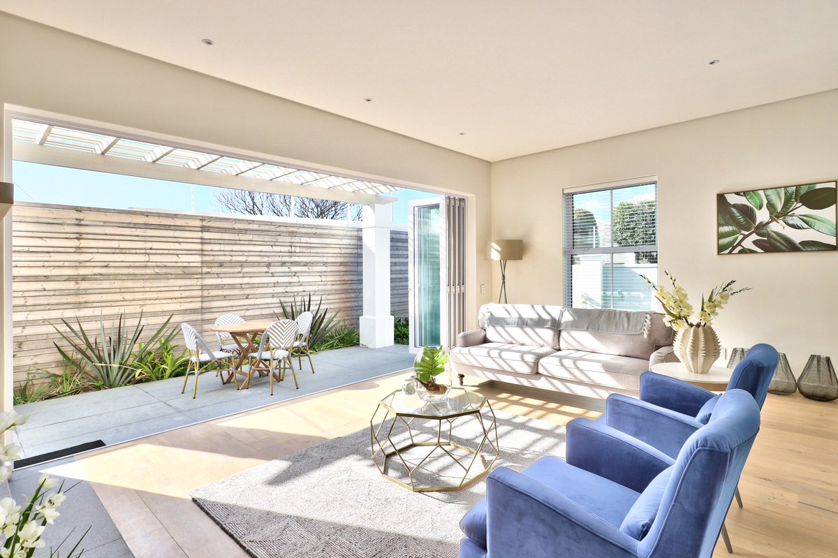 GinaLinkProp's tweet photo. Large open-plan north living with sunshine all day, stacker doors to patio for extended entertainment
Click the link: https://t.co/71IE7YDNda
#openplanliving #openplan #openplanlivingroom #northfacing #sunlight #warmtones #beautifullydesigned #attentiontodetail #luxuryfinishes https://t.co/sI6GkiuZWK