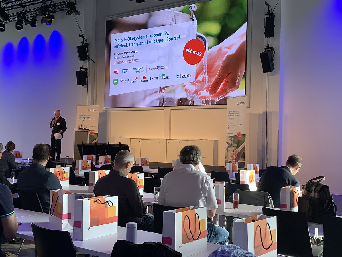 MDoennebrink's tweet photo. Spannende Veranstaltung zum Thema Digitale Ökosysteme mit Open Source #bfoss19 https://t.co/QdhBSTVgG7