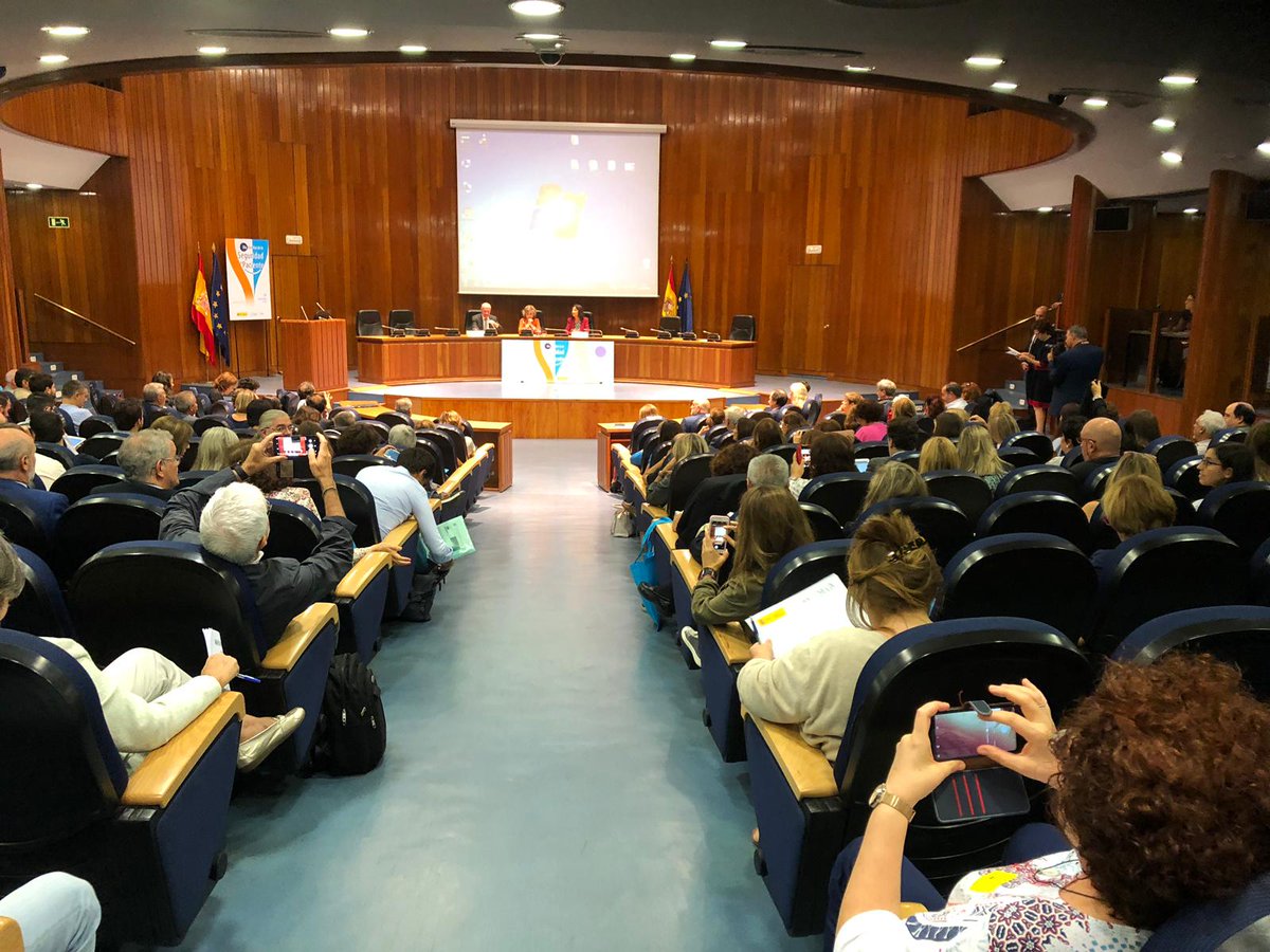 sanidadgob's tweet photo. @luisacarcedo @WHO En España, la frecuencia de los Eventos Adversos en Atención Primaria (estudio #APEAS) está en torno al 1,2% de pacientes AP. “Predominan los de carácter leve, lo que pone de relieve que la práctica sanitaria en AP en España es razonablemente segura”, ha asegurado la Ministra. https://t.co/PVWDqqTuDe