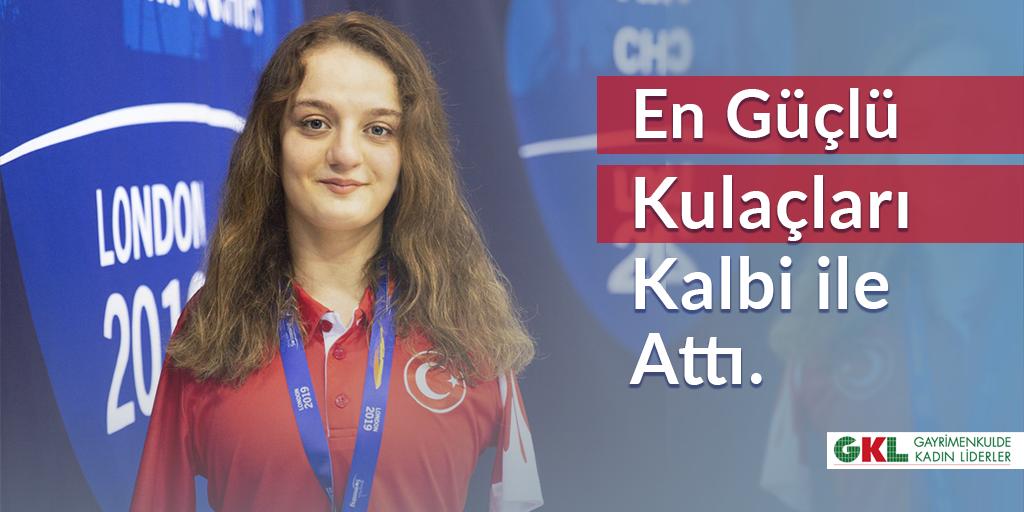 Tüm dünyanın hayranlığını kazanmak için sadece beden gücü değil, hayal gücü ve azmin de ne kadar önemli olduğunu bize gösteren Sümeyye Boyacı’yı alkışlıyor, gelecekte katılacağı tüm şampiyonalarda gönülden başarılar diliyoruz. #SümeyyeBoyacı