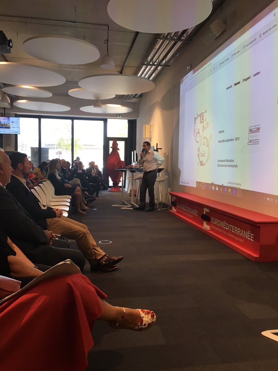 Gometmedia's tweet photo. #SmartNexus #SmartCity #Marseille Emmanuel Ballandras, directeur des partenariats de @Legrand présente Eliot, le programme d’objets connectés de Legrand, spécialiste mondial des infrastructures électriques https://t.co/GCYveGAUVk