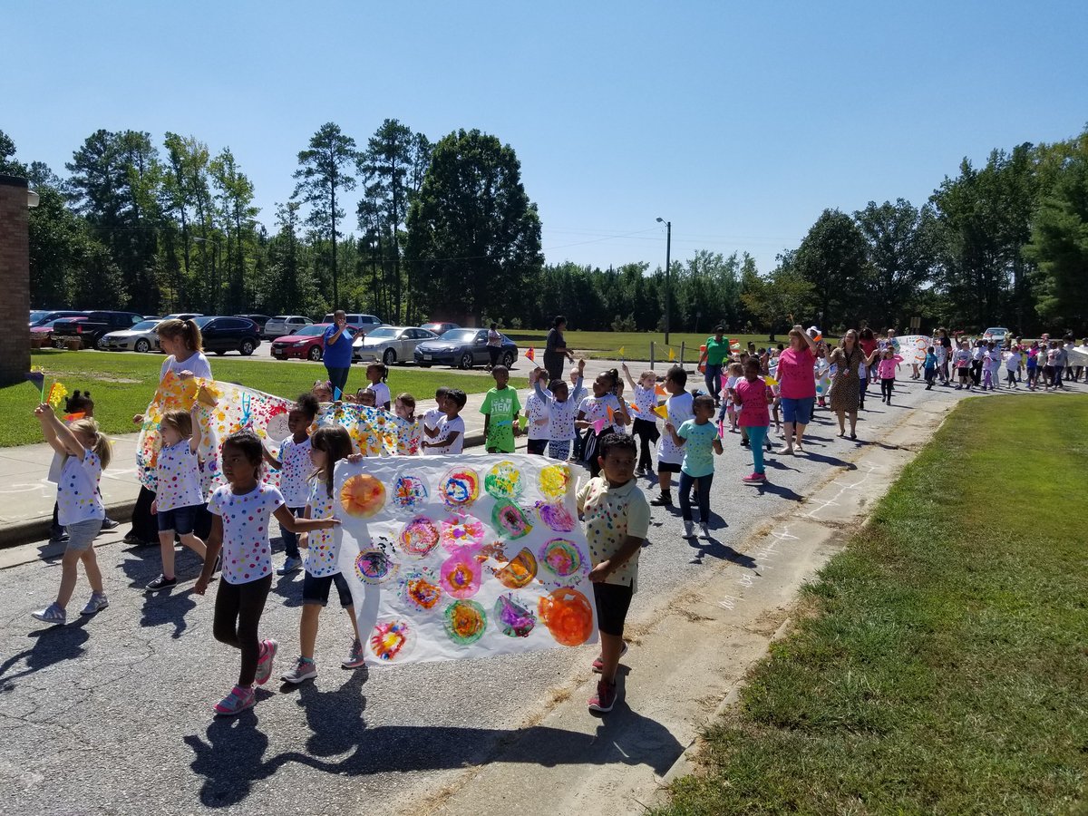 trogers1306's tweet photo. I continued the Dot Day fun at Meherrin-Powellton! #brunswickstrong @bcpsva https://t.co/A8yYPbZnI2