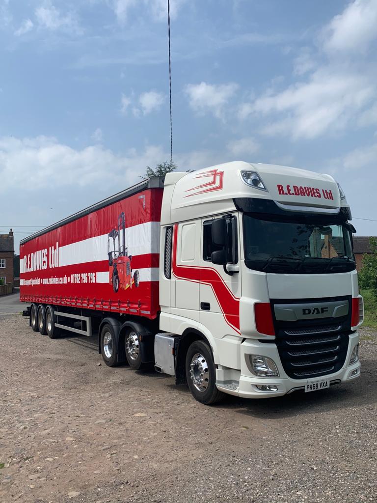 We pride ourselves on being renowned for providing reliable, low-cost #haulage throughout the UK🏆🚛

#haulage #haulageuk #haulagecompanies #haulagequote #haulageservices #haulagecompany #haulagediecast #moffett #redavies #haulage #tailift #specialisthaulage #transportspecialist