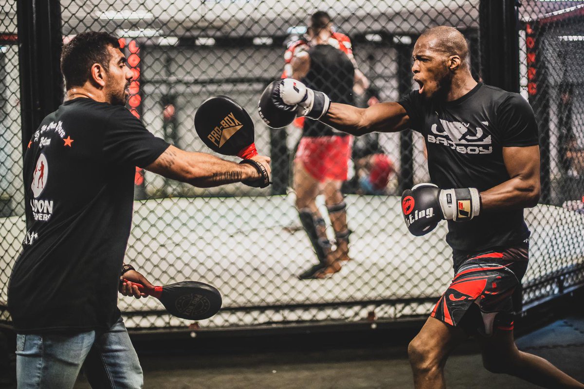🔥 The preparation is almost complete!

<a href="/Michaelpage247/">Michael Venom Page</a> nears the end of his camp at <a href="/LondonShoot/">London Shootfighters</a> for his fight against @RichardKielyMMA on Sept. 27th. 

Get your #BellatorDublin tickets 👉 bit.ly/Bellator-Dubli…