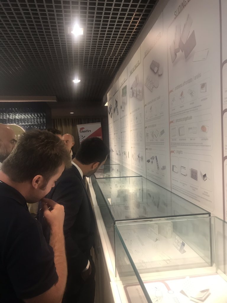 Grande interesse a #smartpackaging per i progetti del laboratorio packaging del farmaco del @polimi . A breve la premiazione di @IKN_Italy https://t.co/6EUhUJKebs