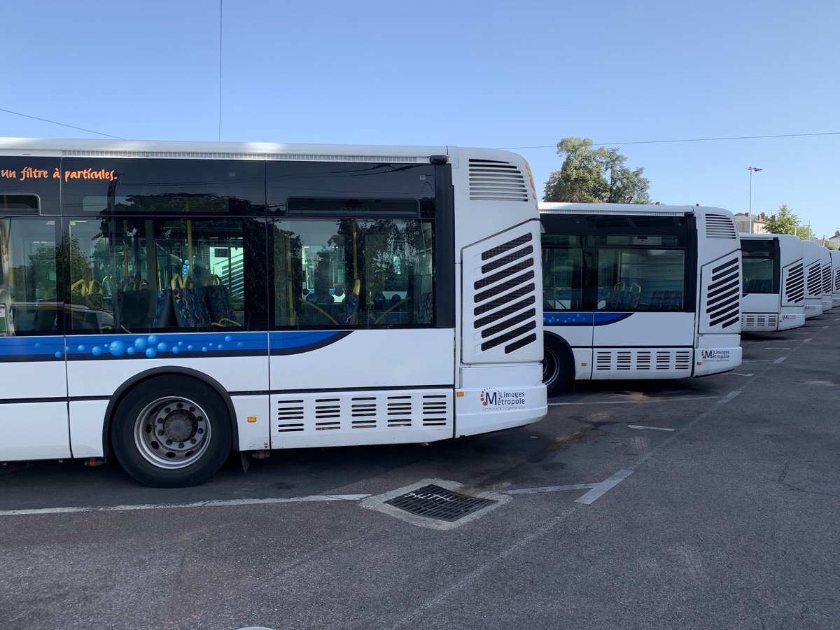 surfys's tweet image. Info à 11h : A Limoges, le trafic TCL devrait reprendre progressivement à partir de 13h30 #limoges #flashfm #stcl