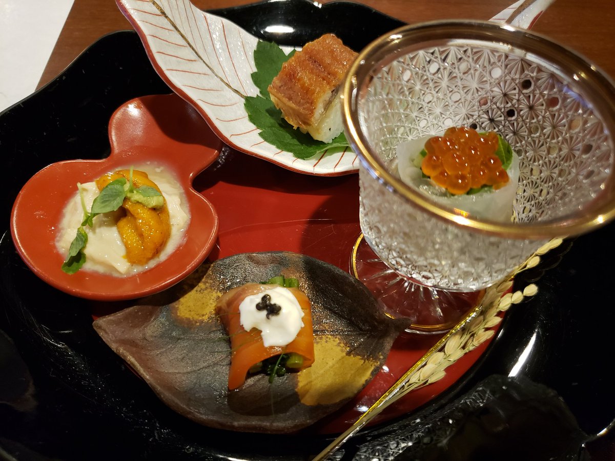 ゆずりは グルメ部 観光の次は 旅館です みなさまのご想像どおり この日は崖の下にある ランプの宿 さんに泊まりました ٩ W و こちら 聖域の岬 ゾーンも経営しておられるので ふつうのひとは入場料1500円のところ 宿泊者は1000円ですみます ゆずりは グルメ部 観光の次は 旅館です みなさまのご想像どおり この日は崖の下にある ランプの宿 さんに泊まりました ٩ W و こちら 聖域の岬 ゾーンも経営しておられるので ふつうのひとは入場料1500円のところ 宿泊者は1000円ですみます