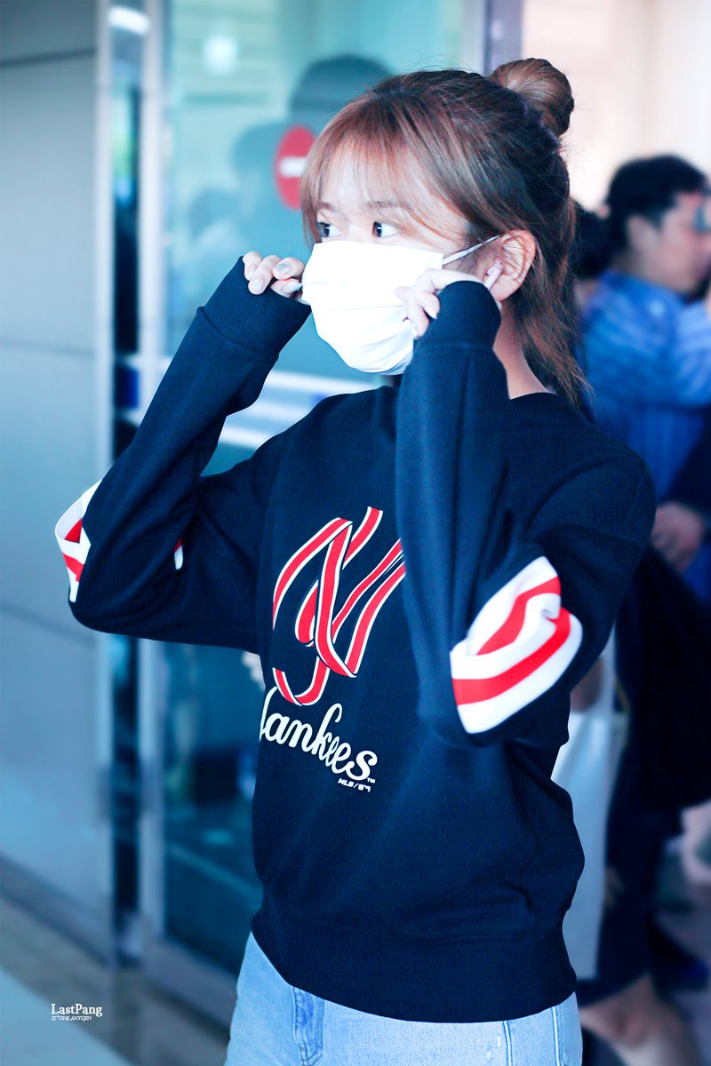 lastpang_A's tweet photo. 20190916 GMP 입국

#아이즈원 #IZONE #안유진 #AnYujin #アン・ユジン https://t.co/0l5pk2jl2t