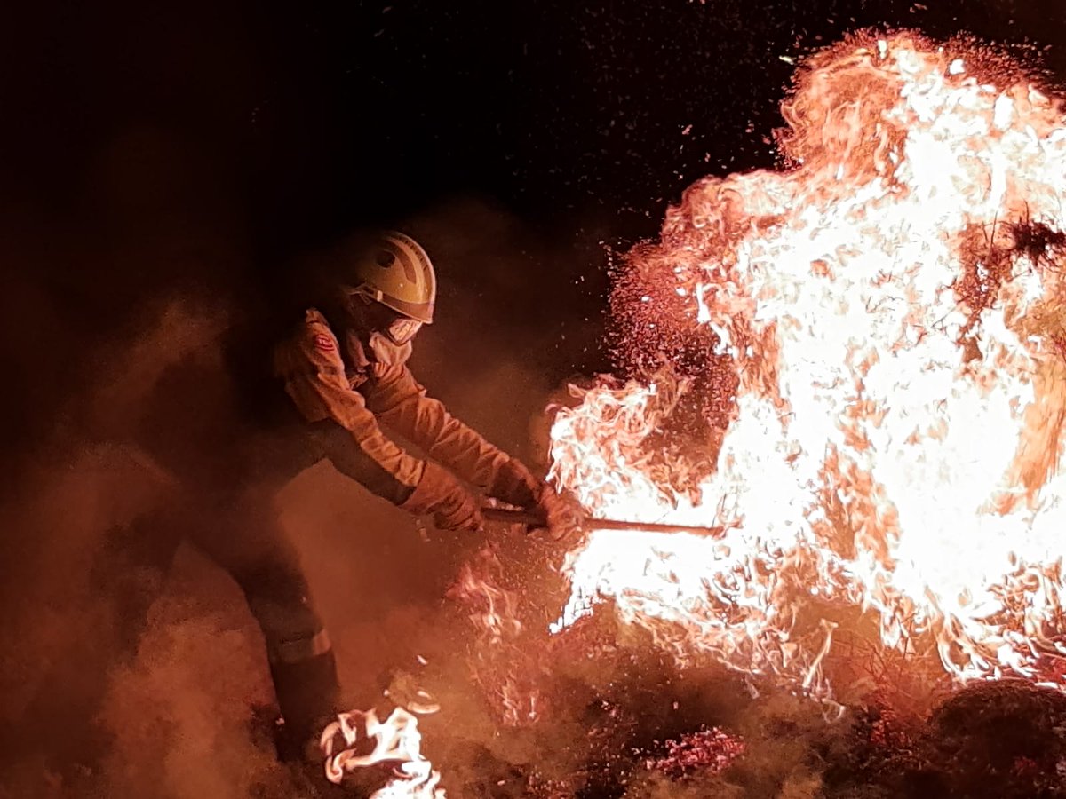 bomberos_na's tweet photo. Apagamos una pequeña pajera en #Paternain.
@bomberos_na
Parque de #Cordovilla https://t.co/8KiCZXHOv7