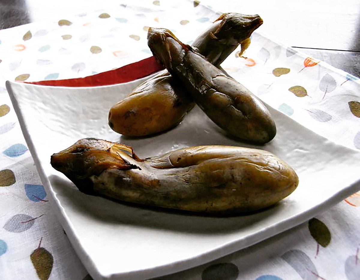 yoshiokaya_info's tweet image. 【8月|吉岡屋本店のオススメ商品】
④ぺそら漬
尾花沢伝承の味、ぺそら漬。新鮮な茄子を水で色抜きし、乳酸発酵させて唐辛子で漬け込んだ漬物です。
規格：120g入り 380円
産地：山形
#september #recomend #eggplant #pepper  #そうだ吉岡屋本店に行こう #9月 #オススメ #なす #秋 #辛党 #豊洲 #築地