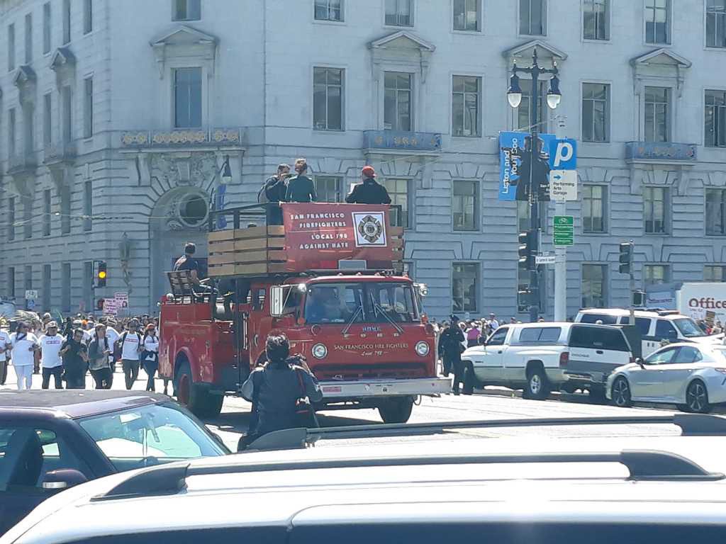 BayAreaSRA's tweet photo. 4000+ strong today in San Francisco’s rallies to close the camps with #ADayWithoutImmigrantsSF https://t.co/zC4Ej9YVQO