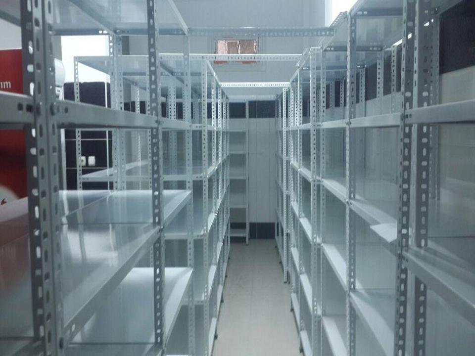 Paslanmaz Çelik Raf sistemleri Nelerdir?
Paslanmaz çelik raf sistemleri genellikle, arşivleme için tercih edilirler. Fiyat olarak oldukça ekonomik olan bu raf sistemleri, kolay monte edilmesi nedeni ile farklı bir depoya taşınma esnasında kurulumu  #Çeli bit.ly/2QgbIdf