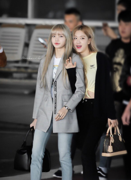 shimwave's tweet photo. รี��วีต ถ้าอยากอ่านฟิคแชงลิด!!!! /คู่นี้ให้พิเศษ 2 ตอนเลยเอ้า ถ้ายอดเกิน 1000 แซ่บๆ น่ารักๆ เลย 
.
.
.
.
I​ vote​ #KillThisLove​ for
#TheMusicVideo​ on​ #PCAs
@ygofficialblink https://t.co/sOBLMBsjbl