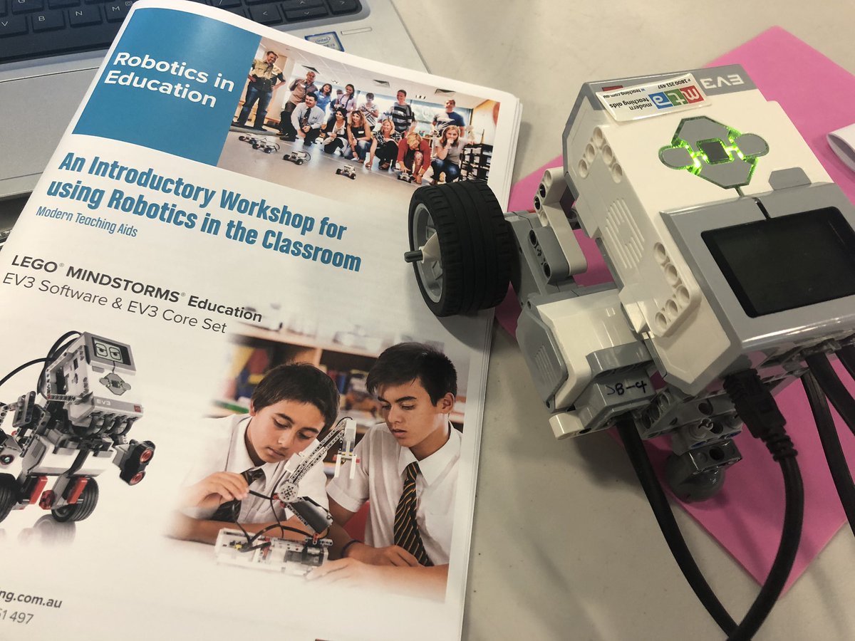 EV3 training in progress. Trying to keep ahead of the student’s skills!
#STEM #robotics <a href="/modernteaching/">Modern Teaching Aids</a> <a href="/bellevuehillPS/">Bellevue Hill Public School</a>