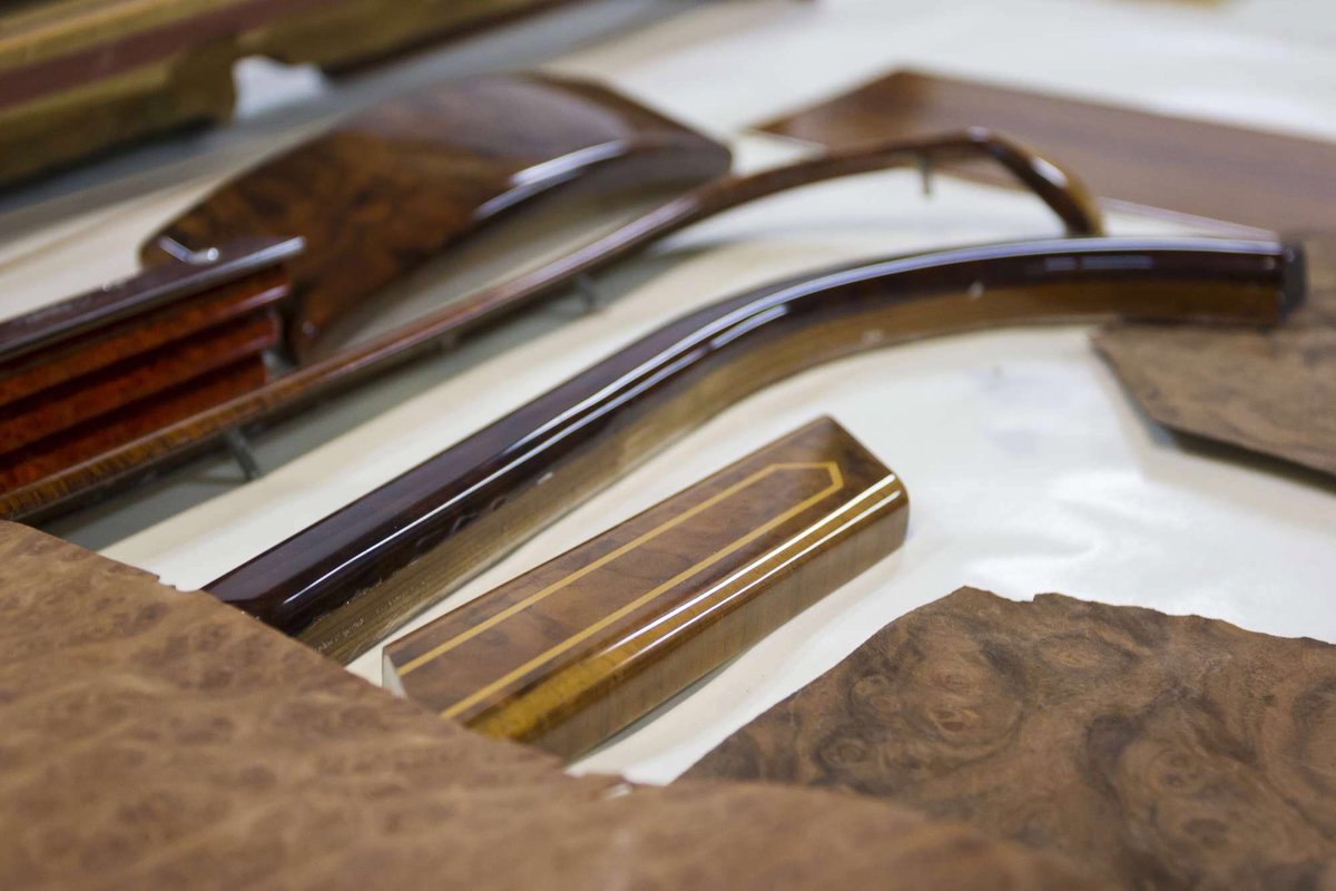 NielsvanRoij's tweet image. Exclusive woods bookmatched

#Bookmatching is the process of coordinating two #wood surfaces, so two surfaces mirror each other: the effect of an opened book. Both #veneer or solid #woods - and even natural stones can be bookmatched.

More:
nielsvanroij.com/portfolio/the-…