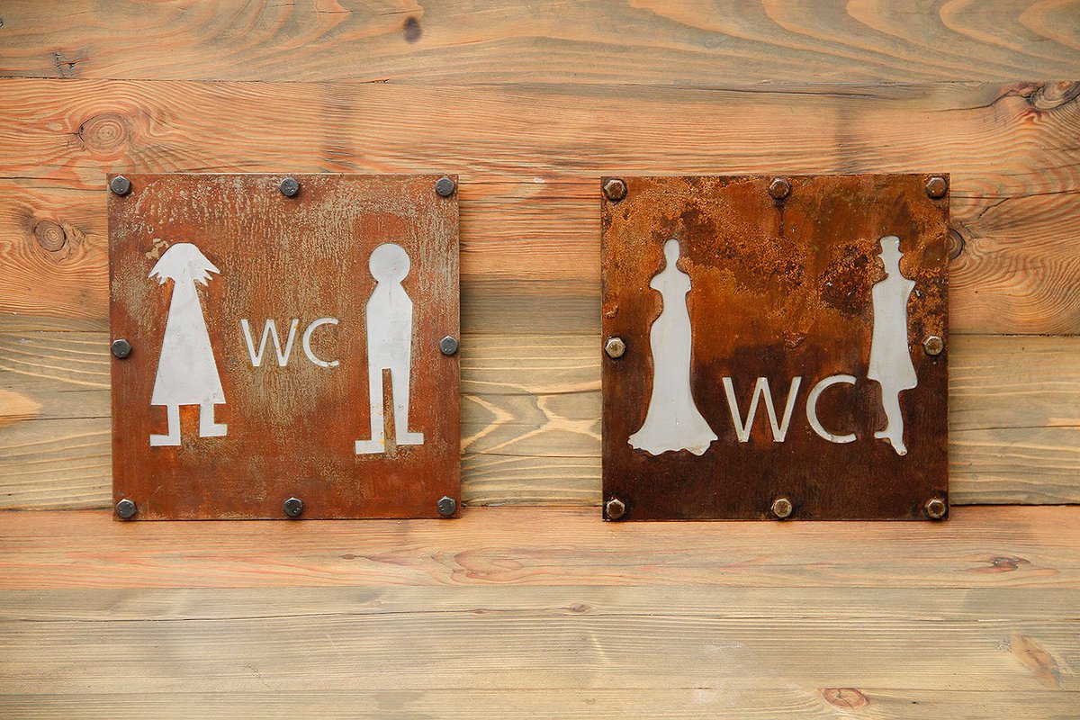 ManufactureMrn's tweet photo. See our great toilet signs :-) 😍, these two small gadgets, beautifully made, aged :-). They look great, don't they :-)?

#industrialgadget #wc #toilet #homedecor #pubs #retro #vintage #restaurante #RestaurantImpossible #restaurantnews https://t.co/CQElOrG6HL