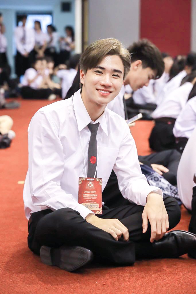 TaylorThinn's tweet photo. my chouxcream baby 😁👌🏼🥰🖤
Not even your smile is adorable but  also your humbleness, politeness, adorable manners and respectful behavior can easily make many many ppl fall for u. So proud of you Perth 🤧🤧👍🏻

#1ปีที่เป็นรอยยิ้มของชูครีม 

https://t.co/FKhmENCv9j 🙏🏻 https://t.co/21tnE4CAXU