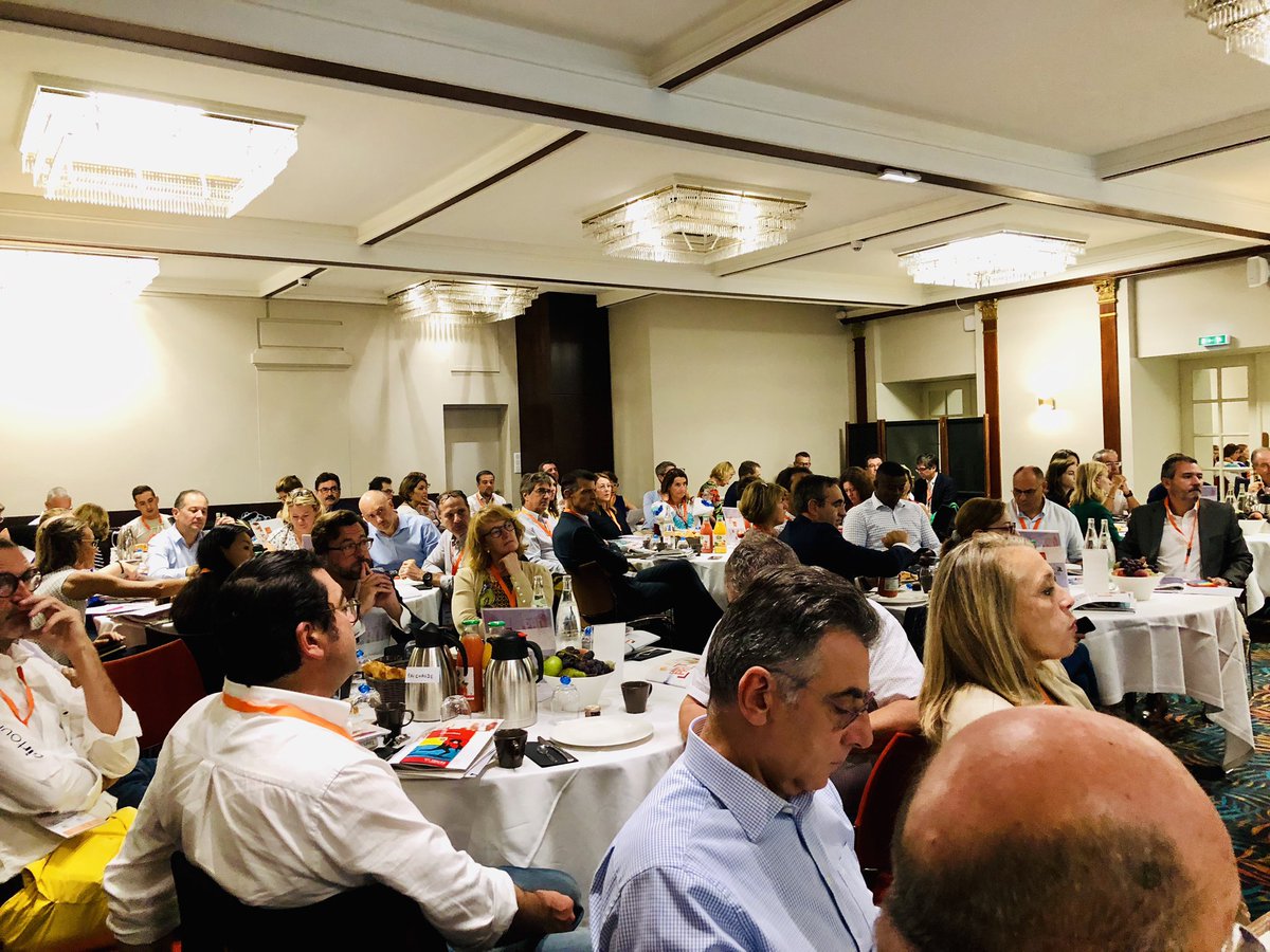BenjaminMiserel's tweet photo. Carnet Pro de rentrée ce matin ! Une salle bien remplie pour comprendre Le Grand Léonard et son visage entrepreneurial. #carnetpro #annevermes https://t.co/lslsotFBkd
