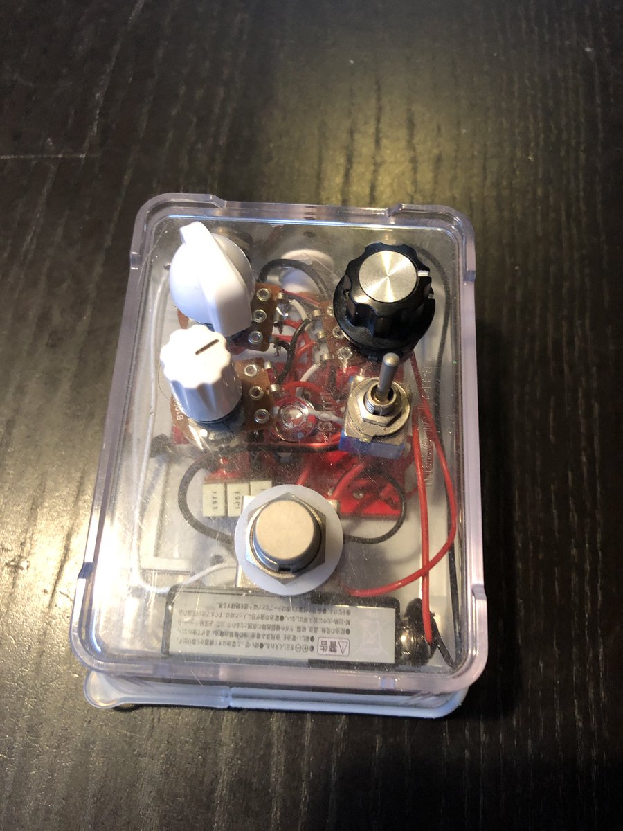 shifteryoshiki's tweet photo. Honder製
"BAT BOOST"
去年、カツが試作品を持って来てくれたのが始まり…
試作品は
エフェクタッパー(容器がタッパーw)
でしたw
絶対に踏んだら壊れるやつwww
ようやくステージで踏めるやつが届いたので、これから踏みまくろうと思います!
#Honder
#batboost https://t.co/SHI5wVwHPc