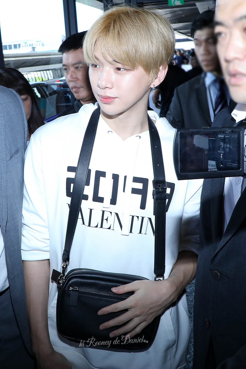 kangnunney's tweet photo. 190912 대만 도착

#강다니엘 
#KangDaniel https://t.co/EcfocAiZUM