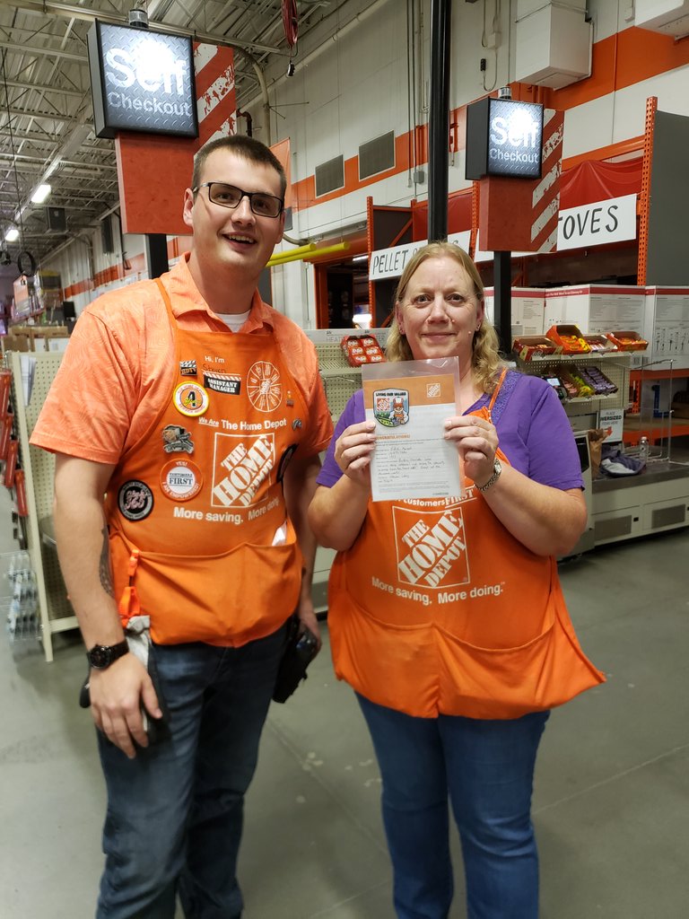 LohrySteven's tweet photo. Recognizing head cashier Edie for embracing the universal associate mentality and driving specialty and credit!! #UnstoppableAsOne @ZachGreenough @jennwhite_ @Hermancito12 https://t.co/NRZqLp031p