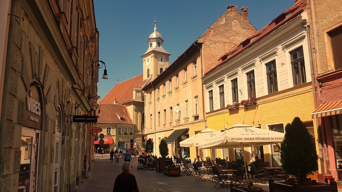 Brasov in Transilvania is a stunning city with a vibrant cafe culture, some architectural gems and is within walking distance of the mountains. 

So nice back for my 2nd visit.

rjontour.co.uk/a-few-days-in-…

#earlybiz #TuesdayMotivation #TuesdayThoughts #brasov #travelbloggers