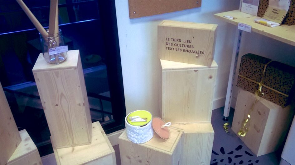 AlissiaNono's tweet photo. L’Atelier« CCAS en 2050 » de l’@unccas, s’est poursuivie avec la visite du tiers-lieu des cultures textiles engagées @sew_et_laine. Un espace pour accompagner les projets innovants #ccas2050 #ccas https://t.co/ibRq2Fufp7