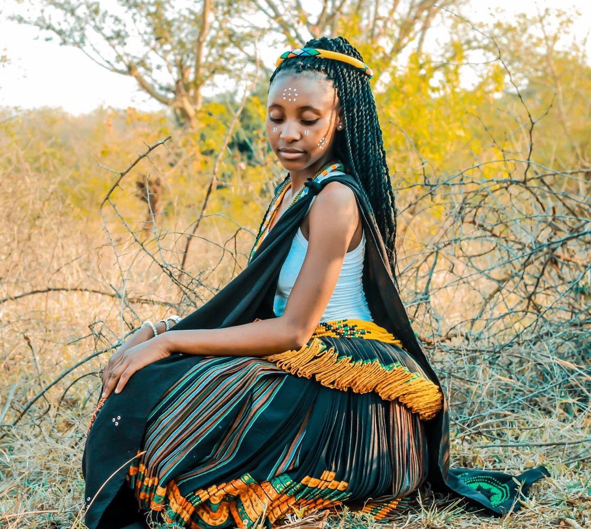 BombaAfrika's tweet image. Rise and shine: Let the whole world know who we are #AfrikaMyHeritage @ntombiyamtsonga @_Ndhavuko @vongani_mageza @Shangazine @MkhariGiven @FumaniShilubana @Munghana @terrecia_ntiman @melanie_nxumalo @PennyLebyane @SydneyBaloyi @aarocate @Matimba_Mhlave @AJ_Maluleke @muhlayisi2