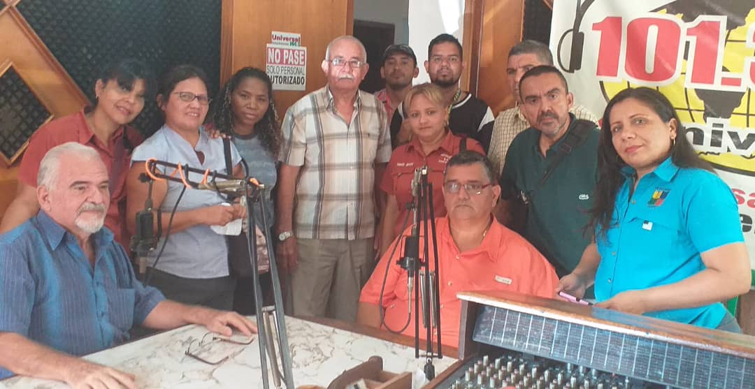 EJDowning's tweet photo. La Coalicion Sindical Magisterial Regional en la VOZ DE LA SOCIEDAD CIVIL por Universal 101.3 FM d Guanare. Unidos Gremios docentes y de trabajadores. No hay condiciones para el inicio del año escolar. Salarios de miseria. Violacion C. Colectivo. Uniformes y útiles por las nubes https://t.co/hefdmYPoLq