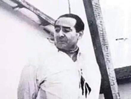 Hayata veda etmek üzere olduğum şu anda, devletime ve milletime ebedî saadetler dilerim.

Adnan Menderes

#17Eylül 1961 #AdnanMenderes