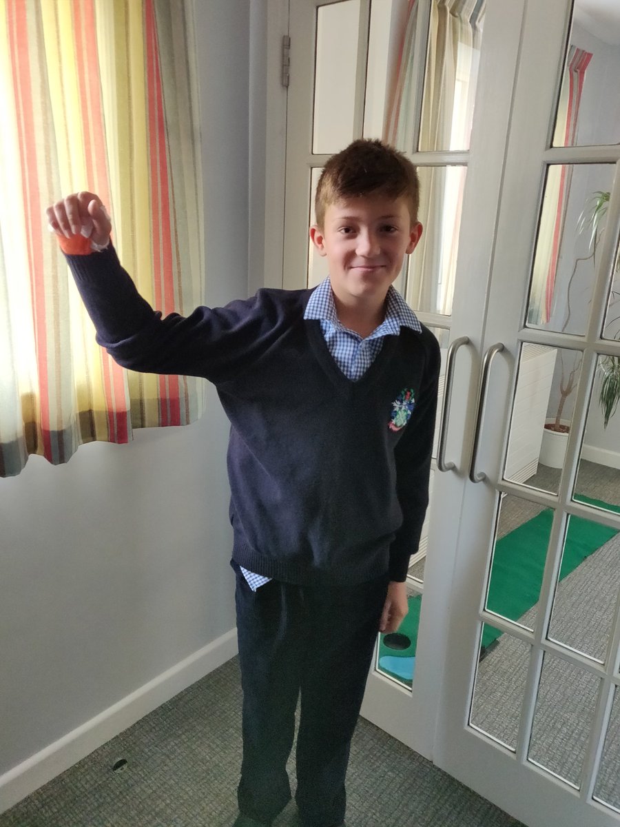 BerewallHouse's tweet photo. We welcome back a slightly broken Freddy! #TwoWeeksAndCounting https://t.co/fvgaeeNeo6