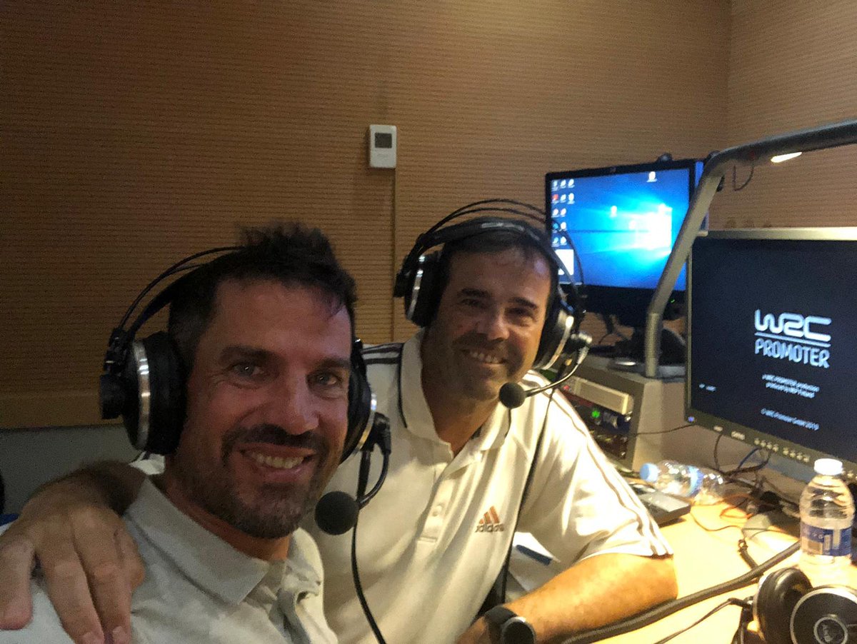 PacoGrandeTVE's tweet photo. En la cabina de @teledeporte_tve con uno de los grandes #copis de #españa @diegovallejocopi con el #rally de #Turquia. Hoy 21.30. Ahora sé xq @ssangyong_life @i_trasmonte @oscar_fuertes_piloto @rubengraciapiloto y @danisordorallye confían en este gallego tranquilo y agudo 👏👏 https://t.co/vPZmHb1Lu5