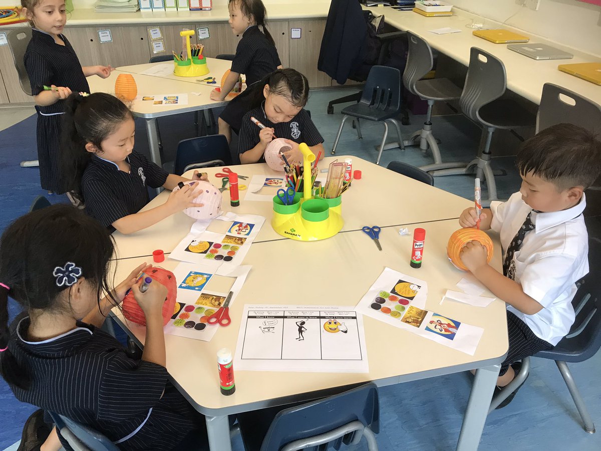 HarrowHKLang's tweet photo. We enjoyed the moon festival celebration in Chinese lessons! https://t.co/quOsuTKKZs