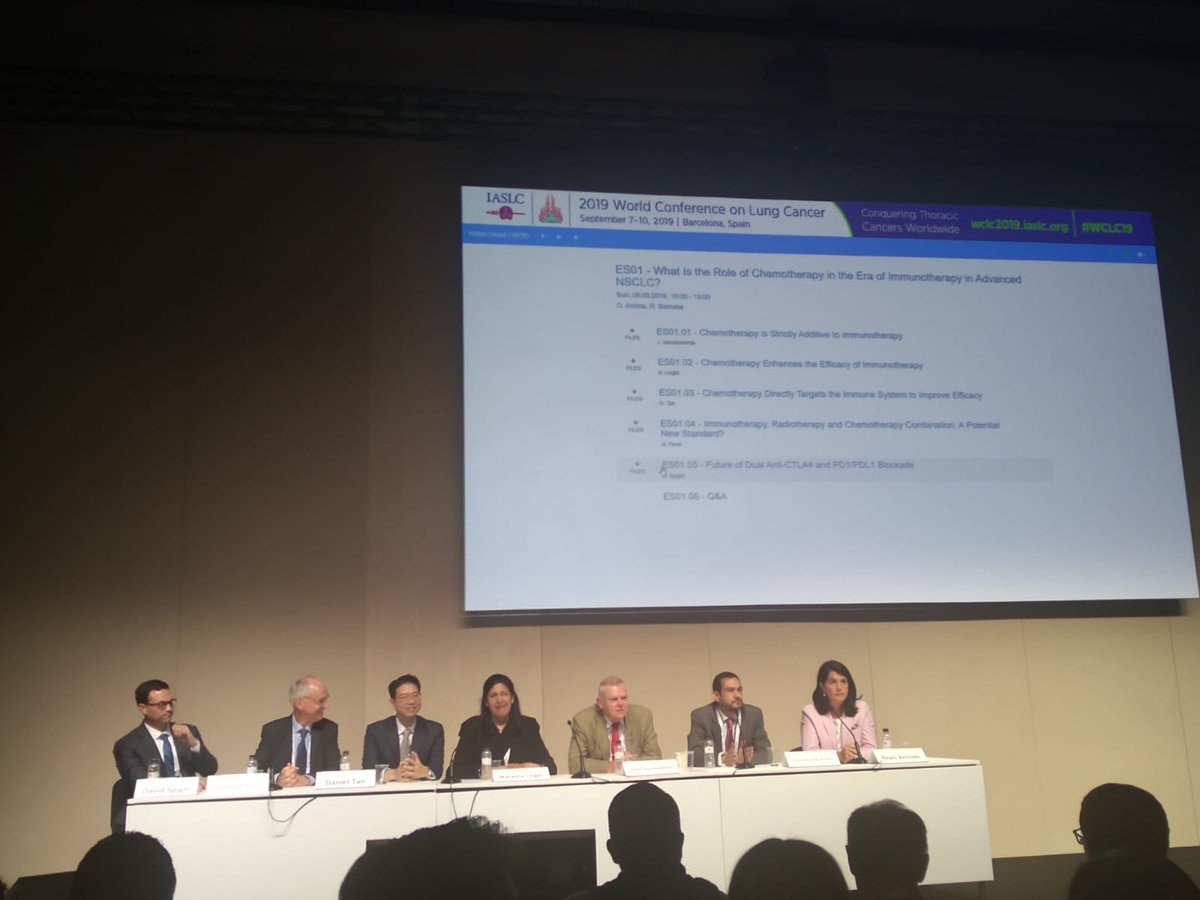 HospitalUVRocio's tweet photo. Reyes Bernabé, Jefa de Sección de Oncología Medica del Hospital ha moderado de la sesión educacional de inmunoterapia en el congreso Mundial de #CáncerdePulmón ,Barcelona del 7-10 de Sep. Así como la participación de la Unidad de Tórax del Servicio de Oncología Médica https://t.co/LBvH5zVrAN