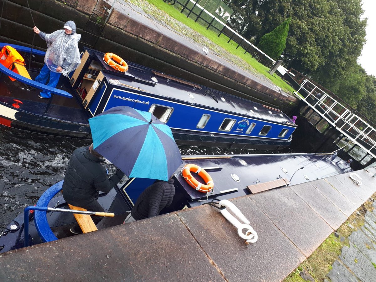 reunioncanal's tweet photo. A big thank you to all our amazing Lock Keepers in Falkirk. They've helped a massive 541 boats (and counting) just this season! Where would we be without the amazing people at make it happen! Keep up the great work everyone! #Falkirk #LockKeeping #CanalMagic https://t.co/Xf6dF1ZDXW