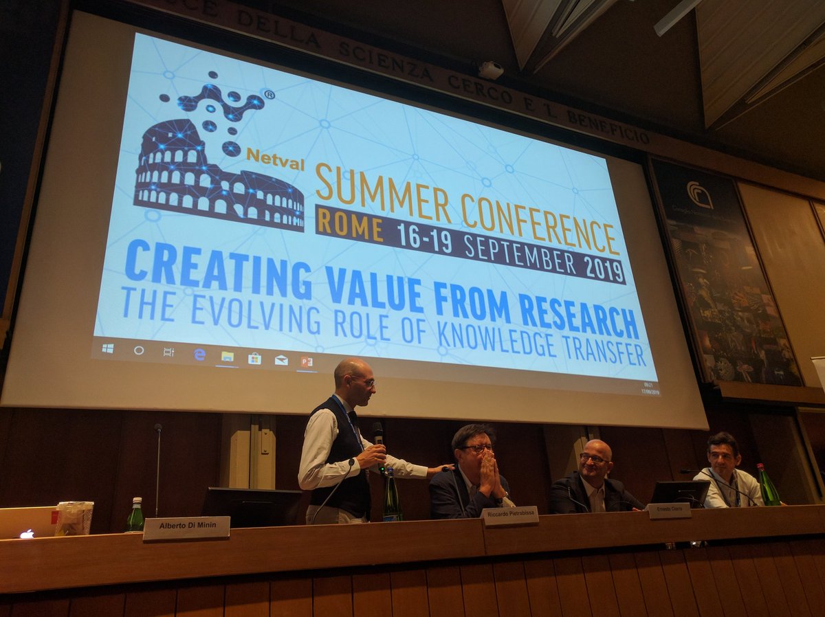 PiccalugaA's tweet image. Un rettore, un chief innovation manager e un venture capitalist animati da un professore per discutere del futuro del trasferimento tecnologico. #netval Summer conference 2019 @adiminin @RicPietrabi @ernestociorra @ScuolaSantAnna @venturefactory @NetvalITA #enel