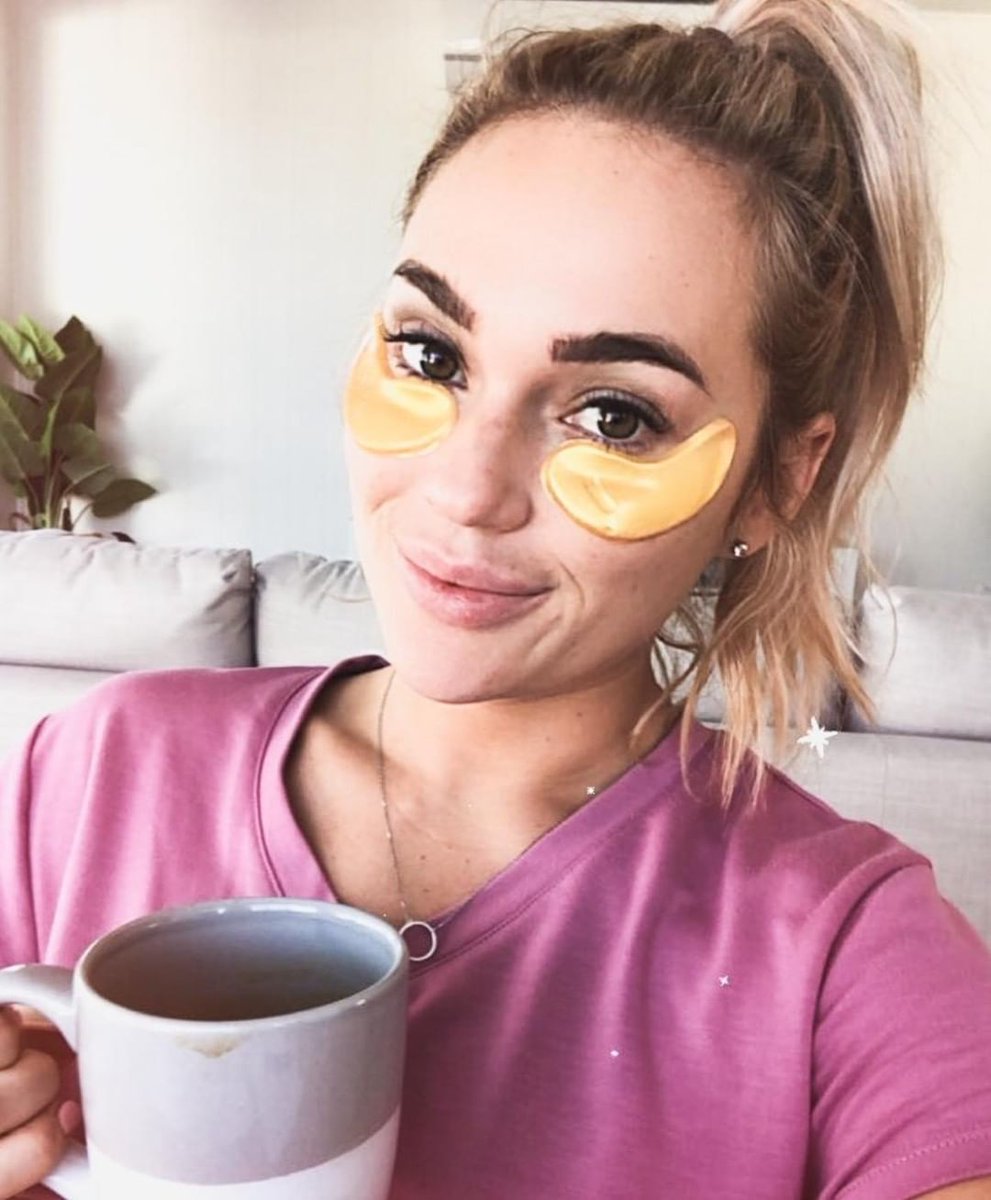 SpinandCo's tweet photo. If you're a business interested in influencer marketing then this week's episode of 'The Spin Life' podcast is for you! Click the link below to give this weeks episode a listen! 
📷 Georgie Stevenson wearing @JamesCosmetics 
https://t.co/m8Bdz920bw https://t.co/sF4C207DAv