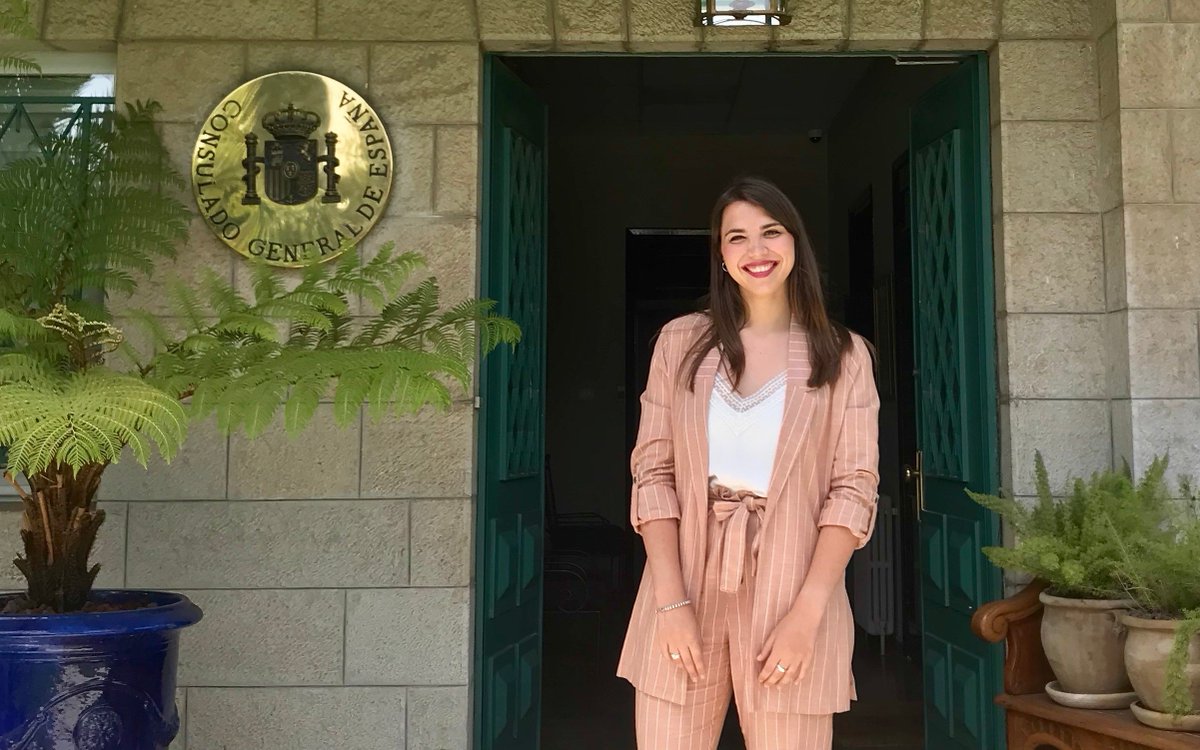 NebrijaEmpleo's tweet photo. Gema Porcar, alumna @Nebrija Grado en Derecho ¡GRACIAS por tu foto durante tus #prácticas en el Consulado de España en Jerusalén/Israel! Nos alegramos mucho que estén siendo una magnífica experiencia. #internships #InternationalProjection #ProfessionalProjection #employability https://t.co/9zNE9Lq7qj