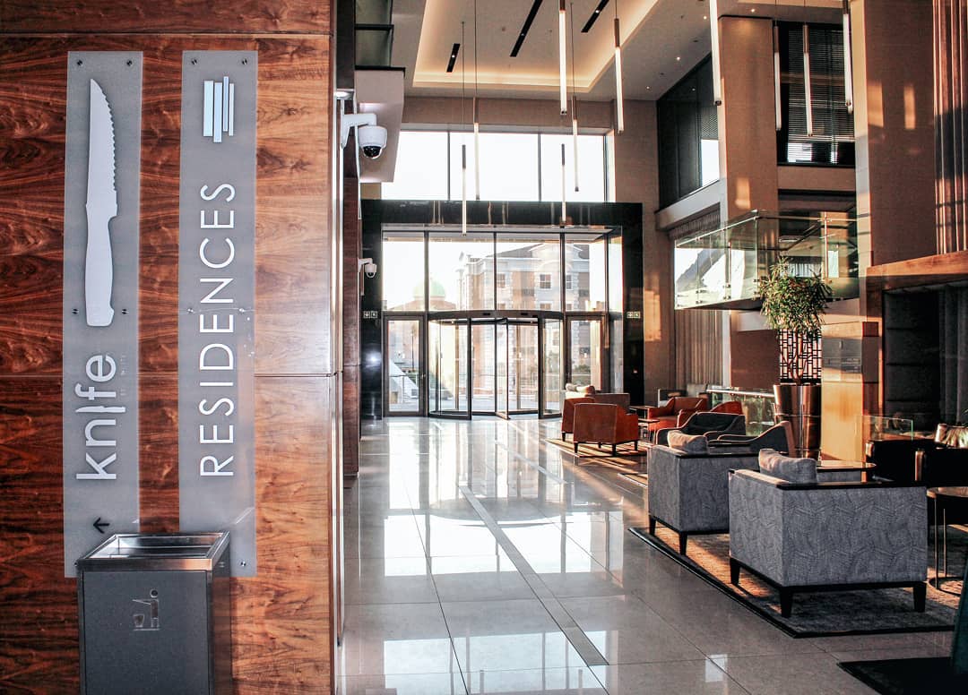 Happy Tuesday beautiful people. 
Our foyer, in the Crystal Towers this morning.
#travel #TravelTuesday #Hospitality #theresidencesct #hotel #hotelinCapeTown #wheretostayinCapeTown #placestorent