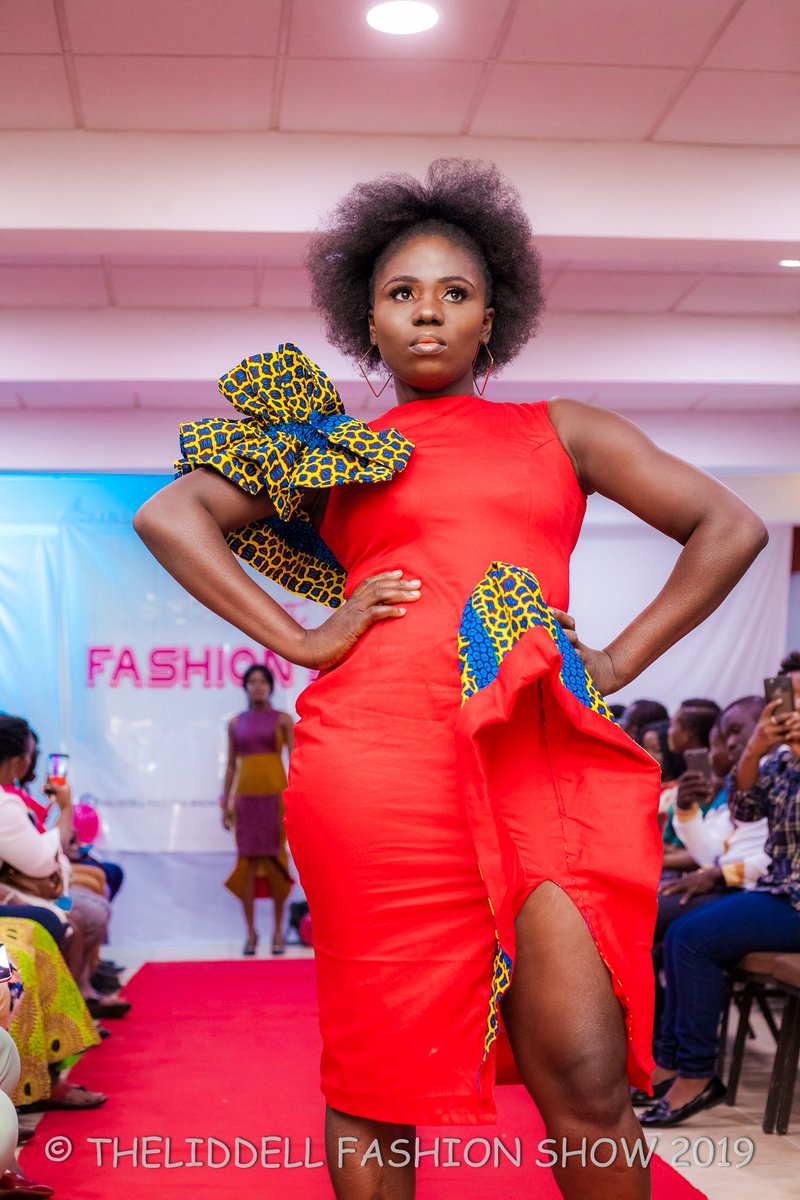theliddelll's tweet image. #throwback #TLFS19 #TeamLiddell #unveilingthefuture #FashionIsNotCompetition
Makeup by @blynaGlam_hairstyler and @eldimps by golden_strokes