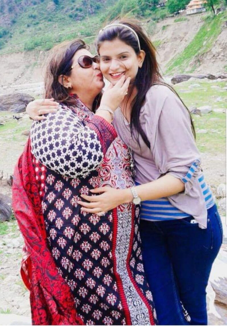 ZHALEPOTO's tweet photo. Sindh
#PoorHinduGirls r victim of #ForcedConversation cause they cant fight-
#Rich&amp;MiddleClassHinduGirls can fight&amp;killed
Dr Nimarta is no more
Killed or committed suicide
Impartial enquiry demanded
@AseefaBZ she is victim of being student of Larkano College named after u
WakeUp https://t.co/dm2XfTz88u